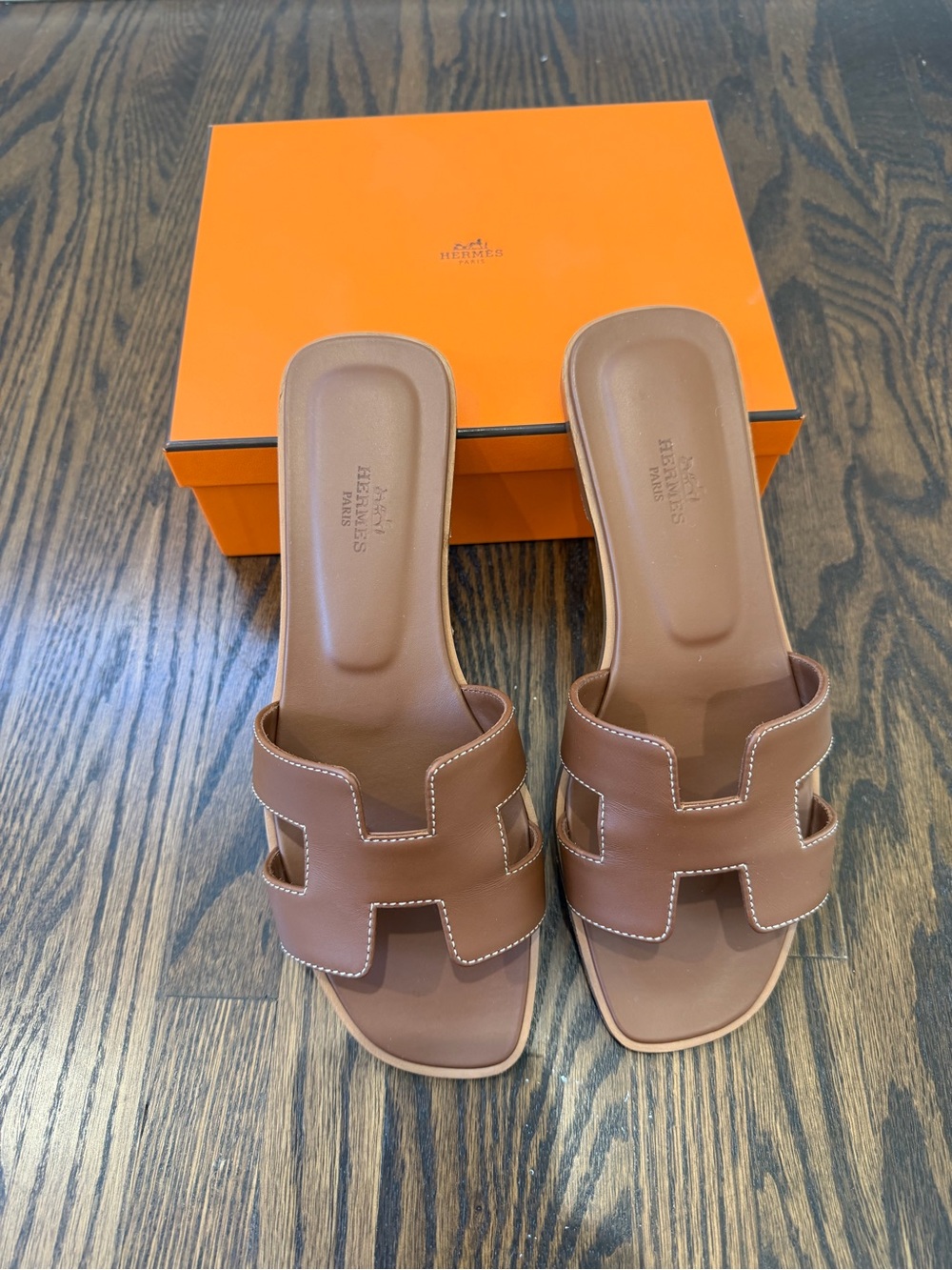 Hermes Oran Slide Sandals Women - Picture 2 of 4